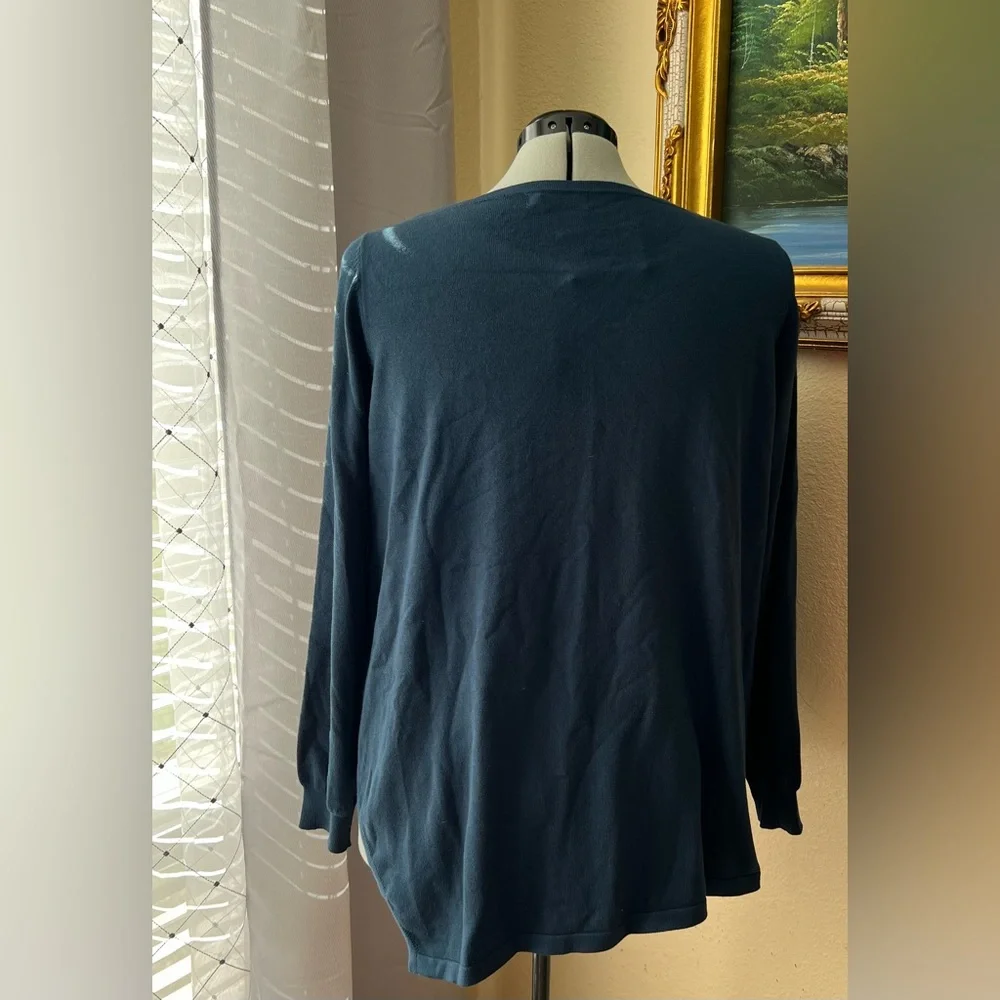 89th & Madison Navy Blue Diamond Pattern Top
